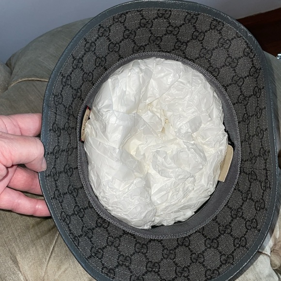 New authentic Gucci GG supreme bucket hat - Picture 11 of 13